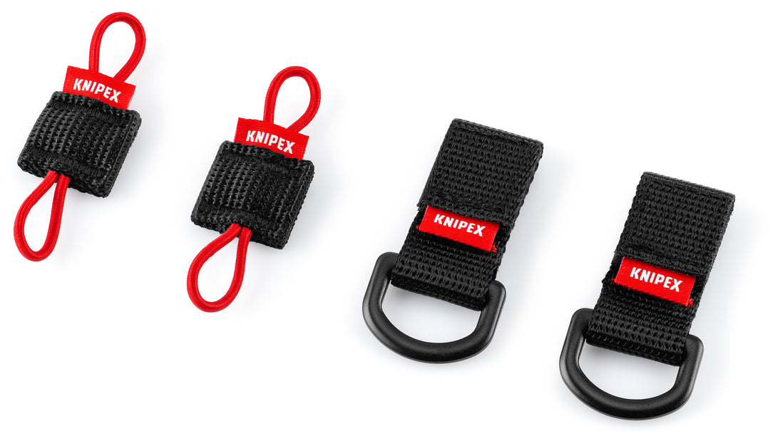 Vier schwarze KNIPEX-Halterungen, zwei mit roten Schlaufen und zwei mit schwarzen D-Ringen, auf weißem Hintergrund.